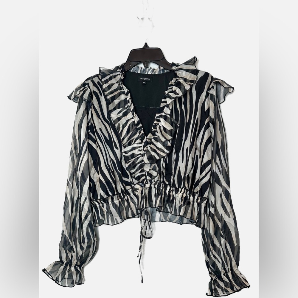NWT Area Stars Bari Animal Print Crop Top in Animal Print - Picture 3 of 6